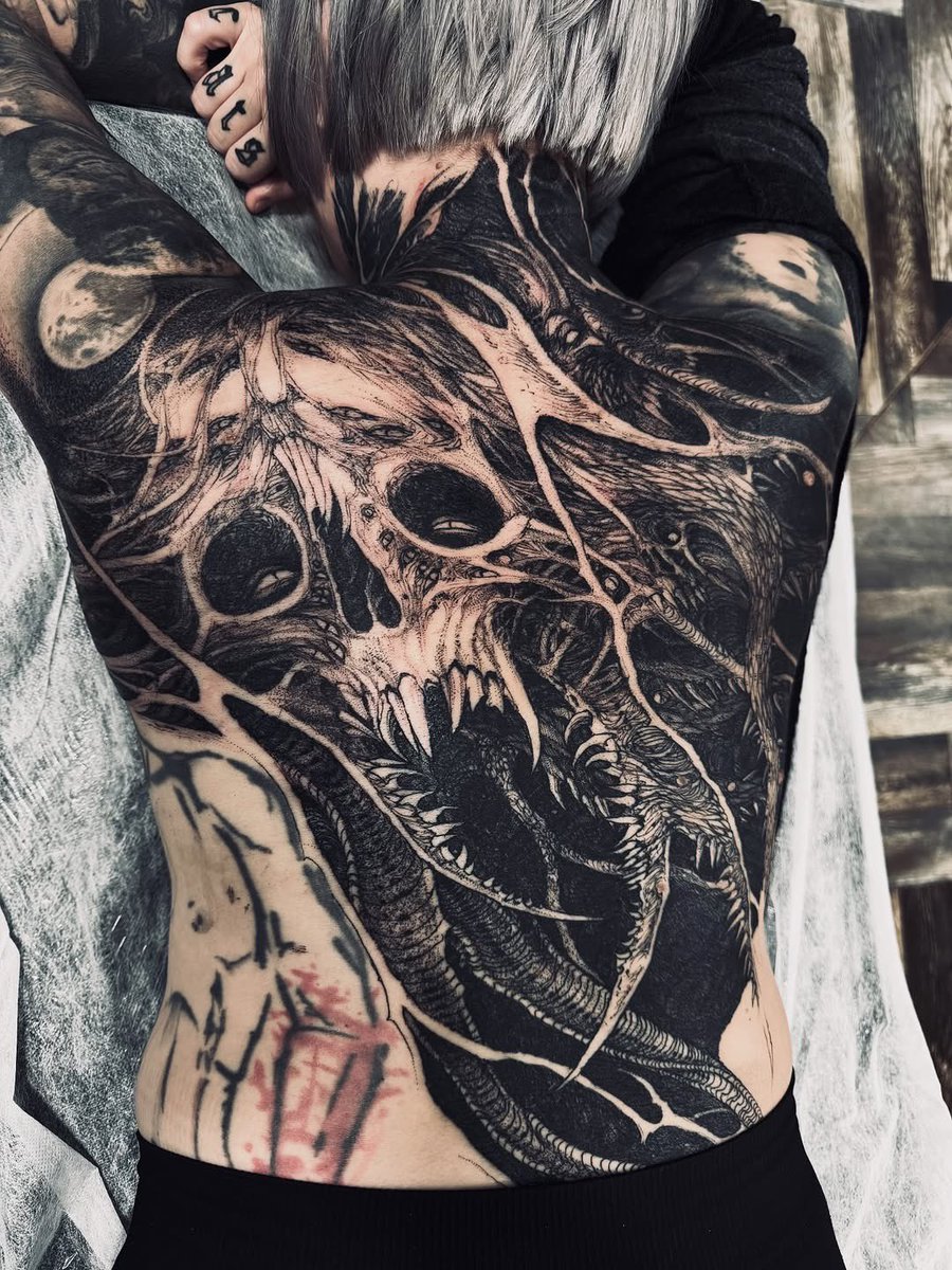 IG: _lipa_
Based in: Poland