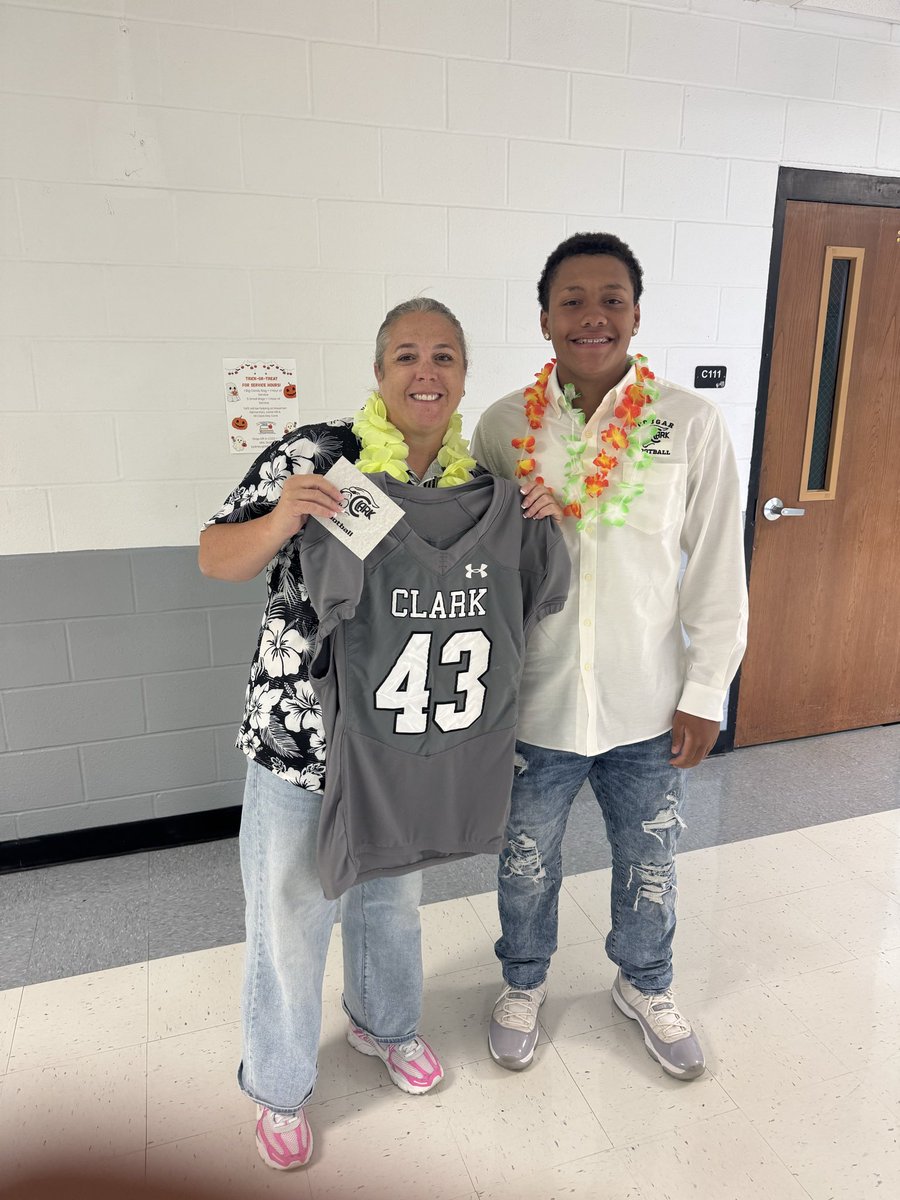 Becca Halliburton tweet media