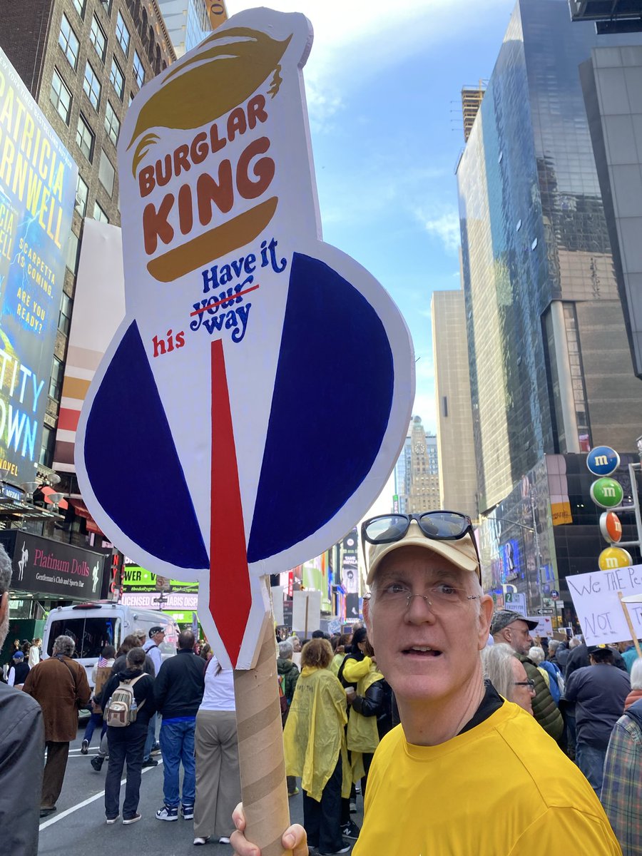 david_arnott's tweet photo. At “No Kings” event in Manhattan #NoKings #NoKingsOct18 https://t.co/vYaHcHNXyb