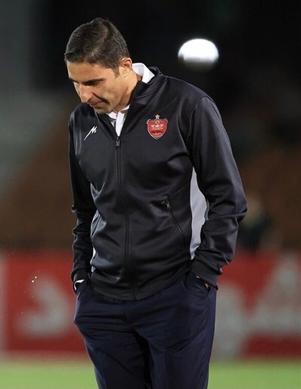 Massivechanges's tweet image. پس چه گُهـــی داری میخوری تو تمرین!!
می ریدی کار موثرتری کرده بودی!!
گمشو برو بیرون!!

#اخراج_درویش