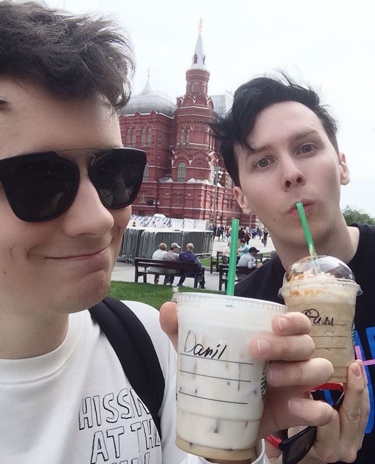 эта фотка...... я ряльно щас заплачу.... я немощная старушка и мои руки трясутся....