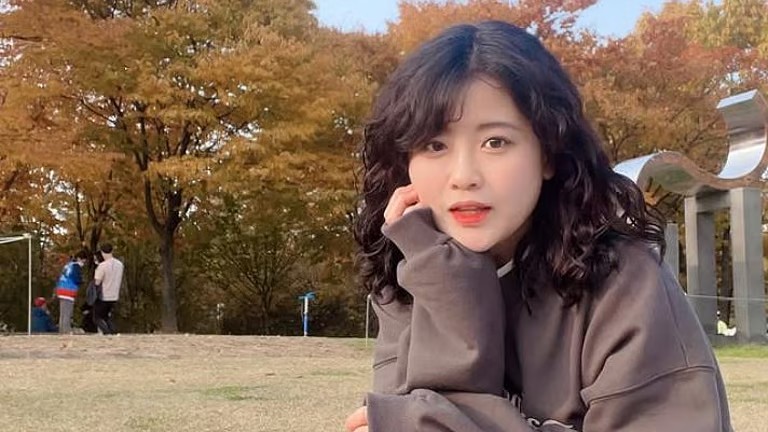 Baek Se-hee, the South Korean author whose memoir I Want to Die but I Want to Eat Tteokbokki became a landmark work in mental health literature, has died at the age of 35.

₿: bc1q8grl3y7utzevu56uq0us0rpgv6r69me762g20g