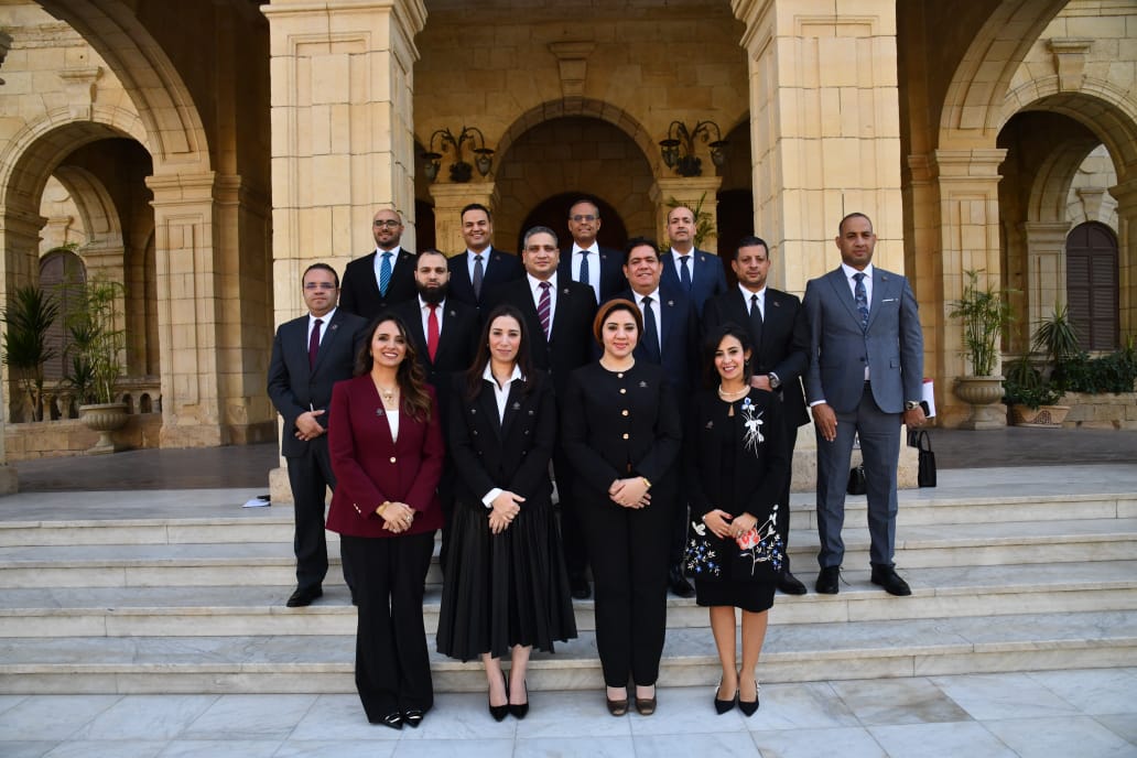 CpypEgypt's tweet photo. أعضاء مجلس الشيوخ عن تنسيقية شباب الأحزاب والسياسيين يؤدون اليمين خلال الجلسة الافتتاحية لدور الانعقاد الأول بالفصل التشريعي الثاني 
#تنسيقية_شباب_الأحزاب_و_السياسيين 
#سياسة_بمفهوم_جديد https://t.co/dzRKxPNK8V