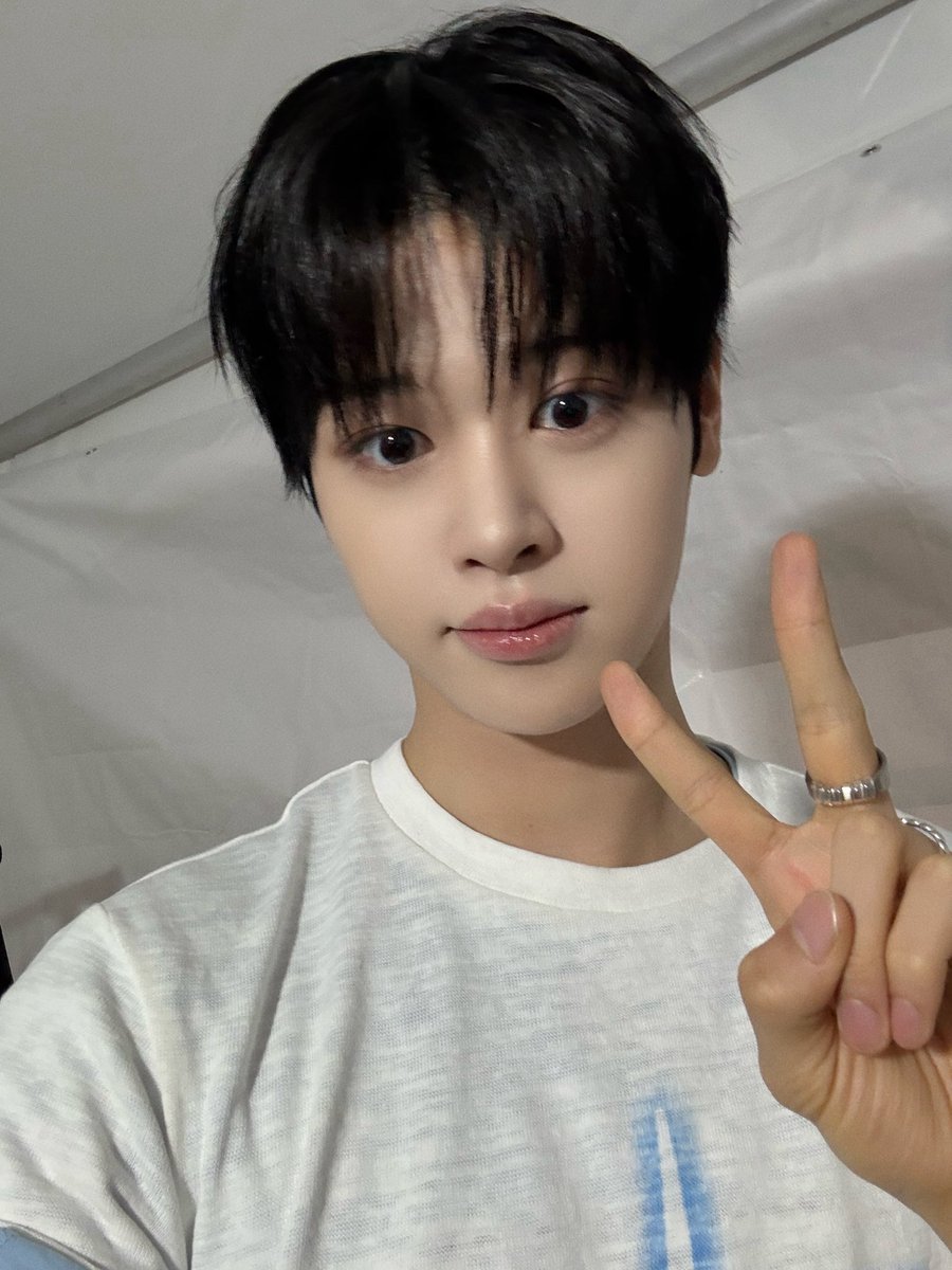 MJXGLOBAL's tweet photo. [ 📸 ] 251018 - #MAJINGXIANG Weverse Update.

“Our beloved Closer! It's our 200th day today! ㅋㅋㅋㅋㅋㅋ It's so so fast! Let's stay together for a long long time in the future too! I love you so so much, Closer! Every day, you make me so so happy!❤️❤️❤️”

#마징시앙 #马靖翔
#CLOSEYOUREYES #클로즈유어아이즈
#클유아 #CYE