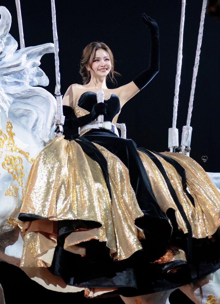 ก้ามข้ามผ่านความกลัว ผ่านไปได้แล้ว หวังว่าทุกคนจะชอบและภูมิใจไปกับเพลงนี้โชว์นี้นะ 🥹🤍
#ENGFAAStarReturnsMGI2025