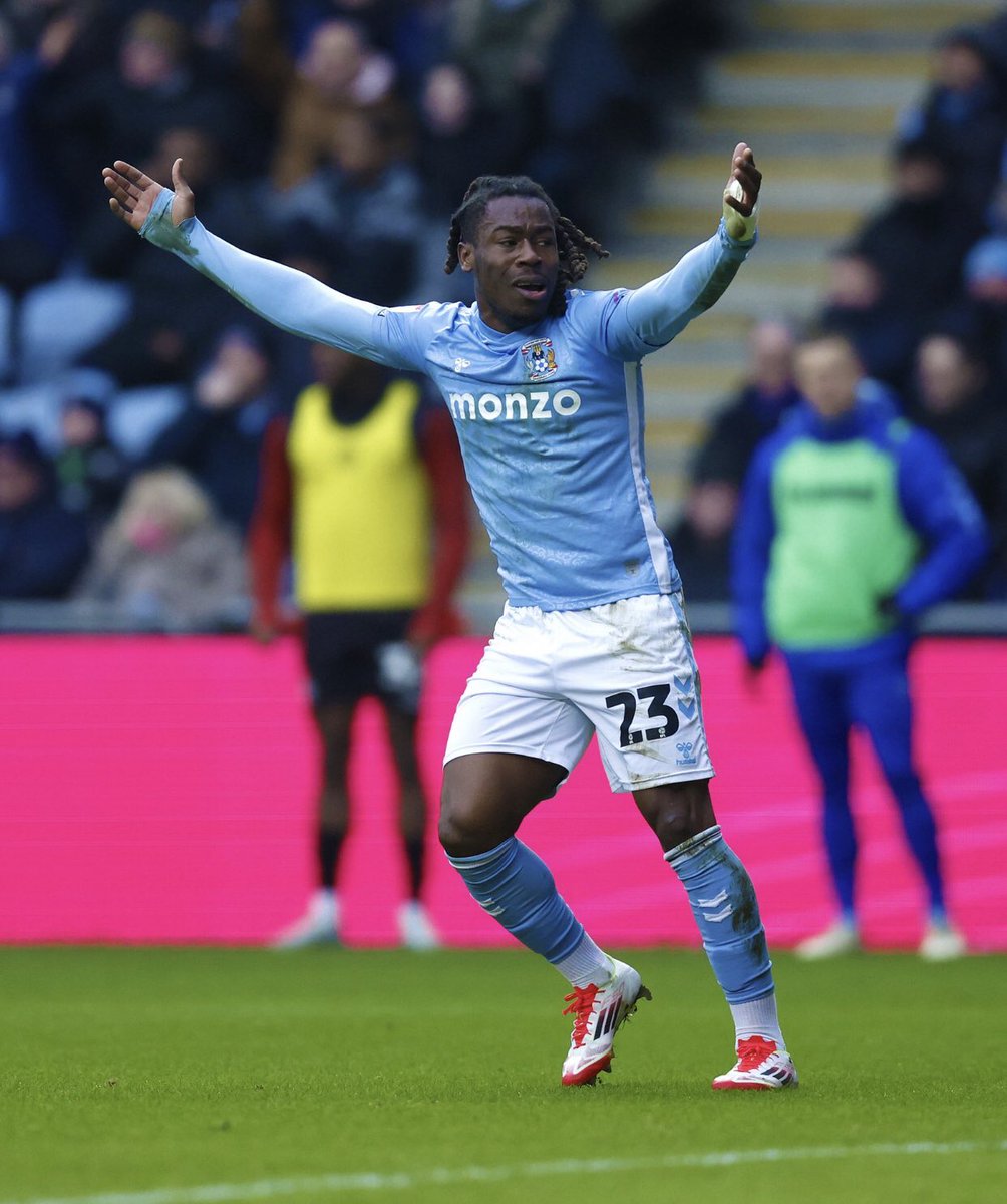 🇬🇭 Brandon Thomas-Asante’s early-season form is still rolling on. He just netted his 6th goal in the Championship for Coventry, handing them a 2-0 lead vs Blackburn.