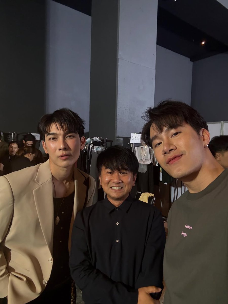 IG : rewatchamnarn update

instagram.com/p/DP9JEH2D_cG/…

LEISURE PROJECTS X MEW

<a href="/MSuppasit/">mewsuppasit</a> <a href="/octotul/">TUL PAKORN III💫</a>
#SiamParagonBIFW2025xMewSuppasit 
#MewSuppasit #มิวศุภศิษฏ์ 
#Tul_Pakorn #ตุลย์ภากร
#MewTul #มิวตุลย์