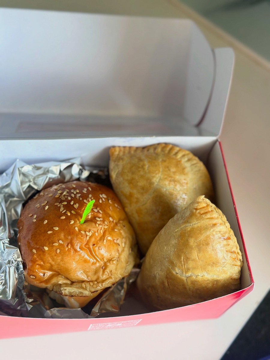 amma_cake_haven's tweet image. Cakes.
Pastries.
Food Trays.
Drinks
Name it!