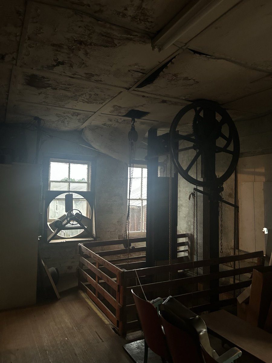 KevKDC89's tweet photo. @CinemaOfScreams One of the coolest things I did this summer was visiting where her epic chase scene was filmed! 🪝❤️ https://t.co/lEOSM7t0Kb
