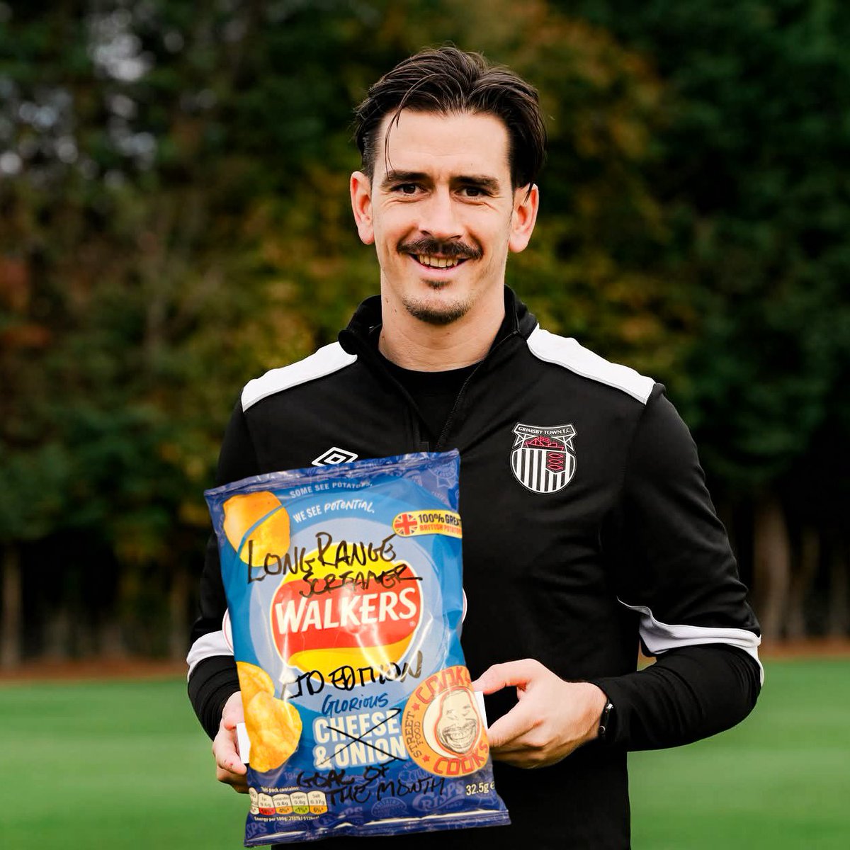 CooksCooky's tweet image. The Long Range Screamer Walkers!

We pulled some strings (used a permanent marker) &amp;amp; had some Limited Edition Jamie Walker Cheese &amp;amp; Onion Crisps made to celebrate winning Goal Of The Month

You can keep your Smokey Beckhams, Cheese &amp;amp; Owens and Salt &amp;amp; Linekers...

#UTM