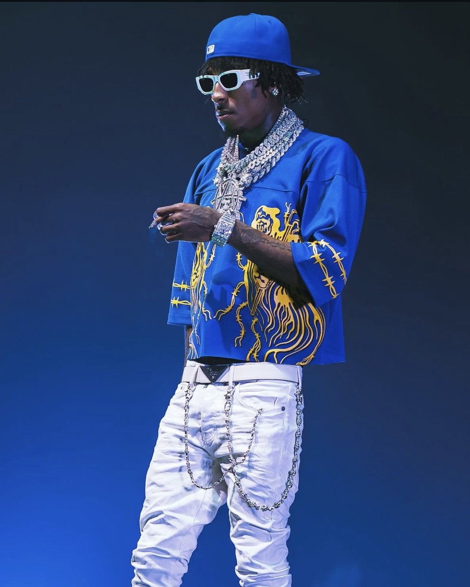 The most versatile artist out right now you can’t name me one person who doing what he’s doing at just 25years old who can do what he’s doing at 25 I’ll wait selling out arenas btw