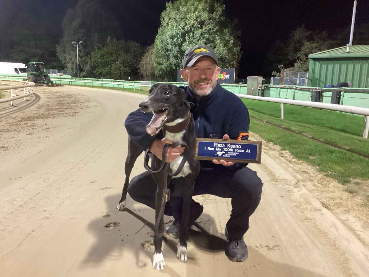Congratulations to Plaza Keano who has received his 100 races up plaque this evening. 
Owned by Mr G M Costello &amp; Mr S T Horan
Trained by Jason Gray