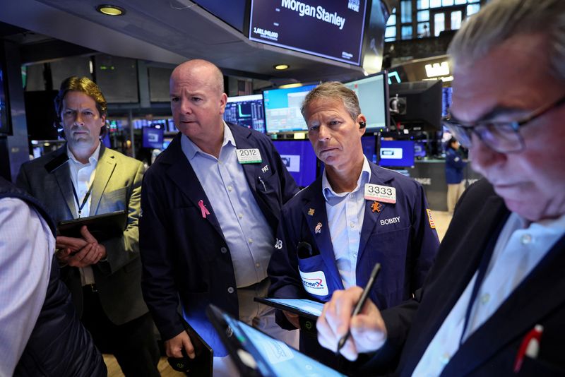 🚨 INVESTING : Quale di queste azioni sceglieresti di possedere per i prossimi 5 anni? A: NVDA e PLTR, B: MSFT e TSLA, C: AAPL e META, D: GOOGL e AMZN!
