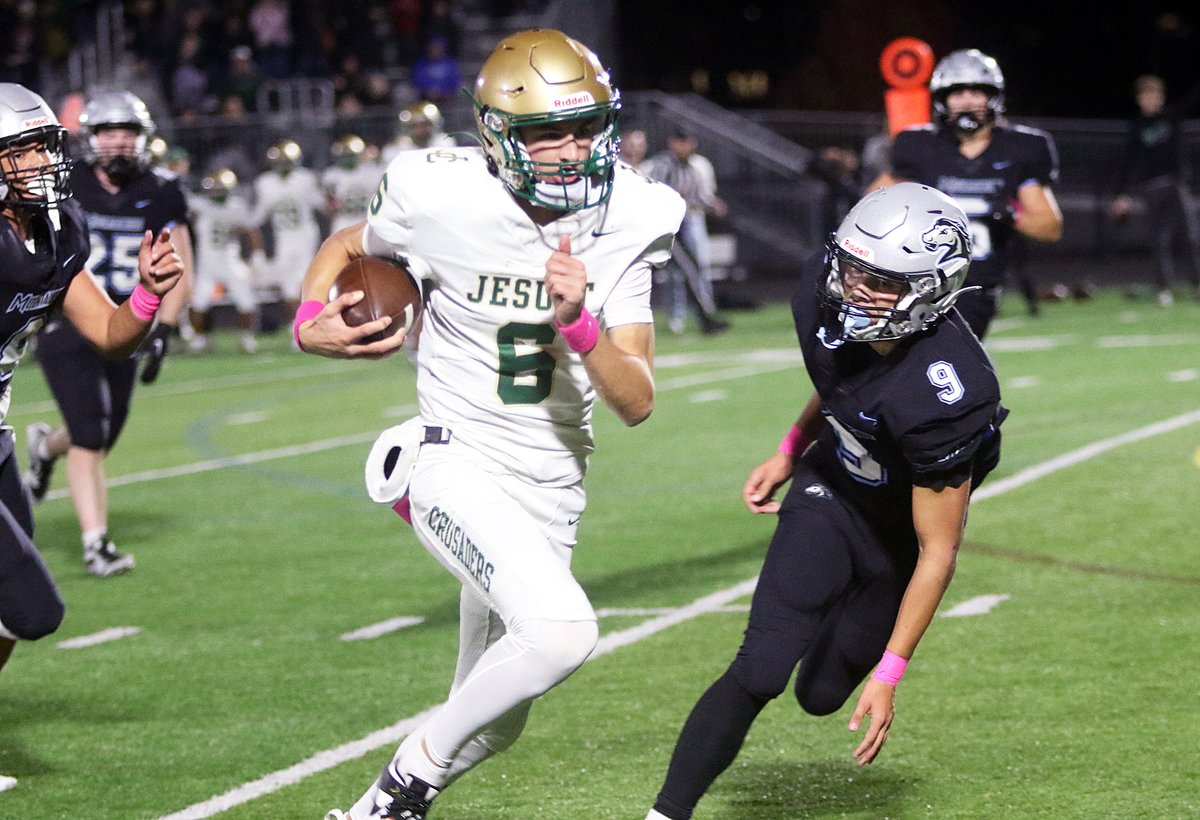 Jesuit's nearly yearlong wait ended with a huge Metro League victory, along with some revenge, coming in the form of a hard-fought 28-23 win at Mountainside on Friday. Read about the contest, which put the Crusaders in the driver's seat in the race for the league title, here ⬇️