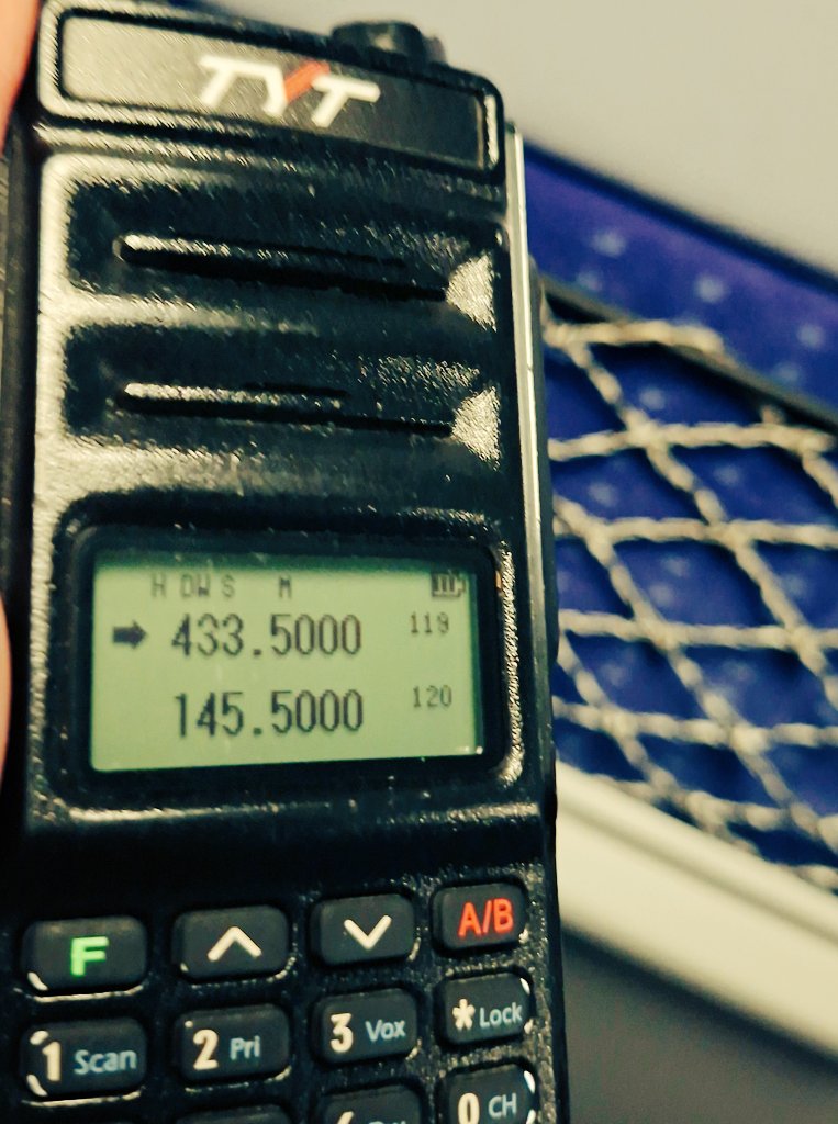 F4JSU's tweet photo. High-speed Train Over The Air!
Train over train partially validated with @pjournel!
Distance <100m. π
https://t.co/vhnNHBdz8f