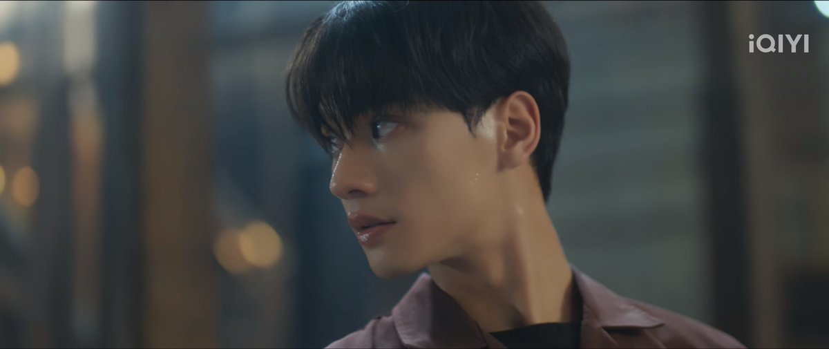 flowerknows614's tweet photo. เชี้ยยยย พี่ภีมช่างกลสมัยยังไม่เข้าทางธรรมว่ะ โคตรหล่อเลยว่ะพี่ 😭😭😭😭😭😭😭😭😭😭 

Khemjira The Series EP11 
#เขมจิราต้องรอดEP11 https://t.co/4zLPVmJLn1