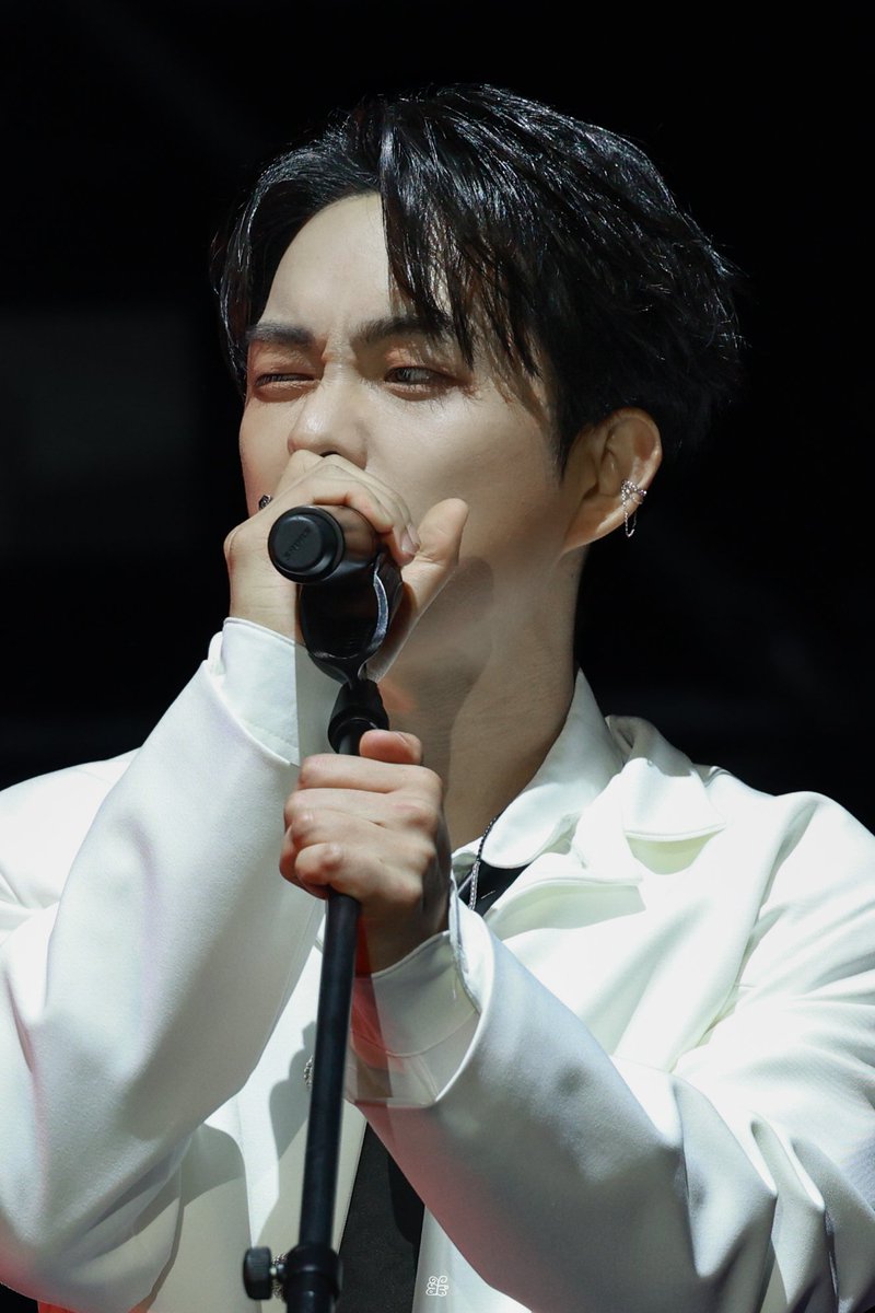 251018 그민페 GMF

오늘 착장 레전드...🥹

#루시 #LUCY #최상엽 #상엽