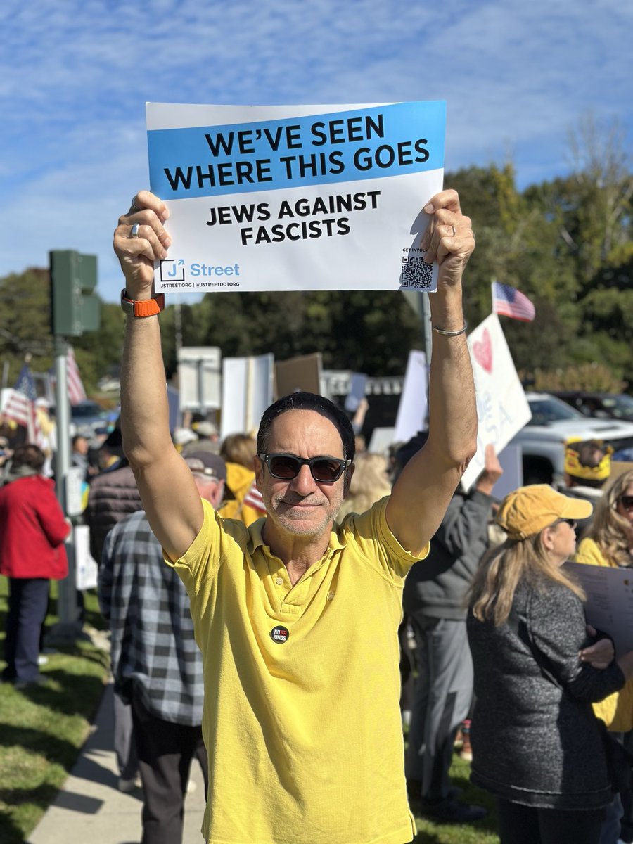 🚫👑✊ #NoKings