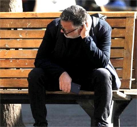 Chile. Trabajadores/as de salud municipal van a paro por cierre de programas que benefician a la comunidad: Los daños humanos del ahorro fiscal en inversión social federacionccu.cl/2025/10/18/chi…