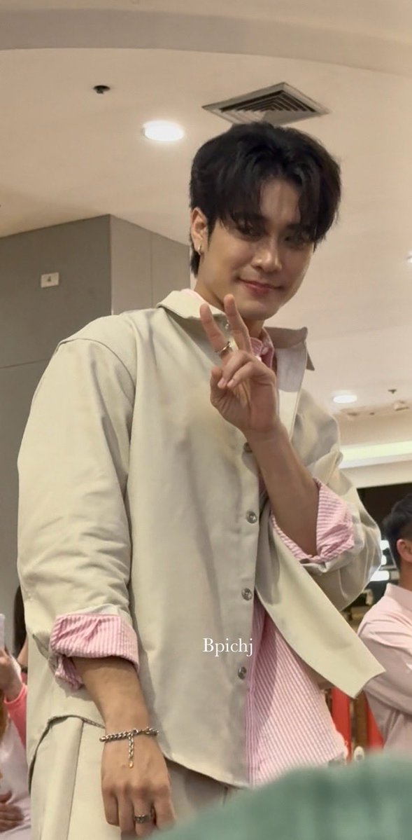 bpichj's tweet image. ยูโรทั้งหล่อ ทั้งสวย ทั้งน่ารัก ทั้งแป๋ว เหมือนมีทั้งจักรวาลอยู่ในตา 🥺

#ยูโรยศวรรธน์ #EuroYotsawat