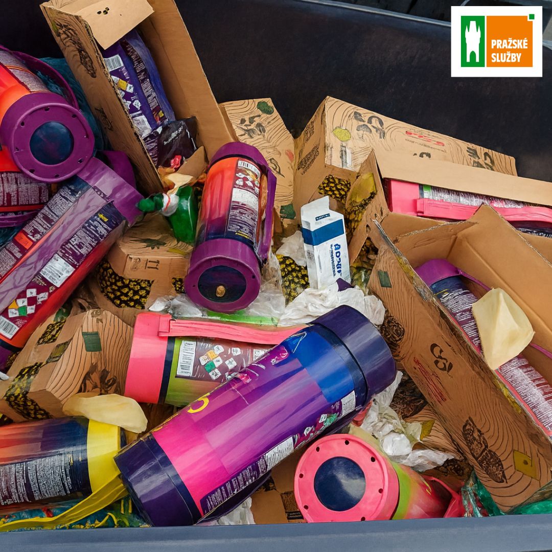 Jsme Pražské služby a na bezpečnosti nám skutečně záleží. Díky pozornosti občanů i našich lidí jsme opět odhalili hromadu velkých tlakových lahví od rajského plynu ve směsném odpadu. Tam ale rozhodně nepatří!  Za určitých podmínek je můžete odevzdat například ve sběrných dvorech.