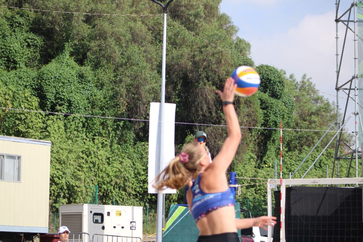 🏐✨ ¡Sábado de acción en el Mundial de Voleibol de Playa U21!

Vive la emoción desde el Parque Soria, en San Pedro Cholula. Equipos del mundo compiten con garra y talento en la #TierraDeCampeonasYCampeones. 🌎🔥

#PorAmorAPuebla #PensarEnGrande <a href="/DeporteGobPue/">Secretaría de Deporte y Juventud Puebla</a> <a href="/Axolin2025/">Axolín</a>