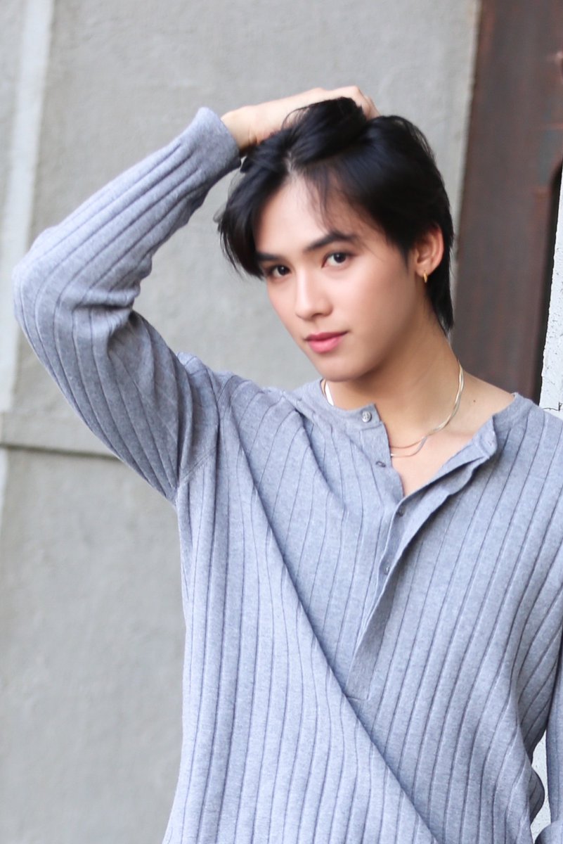 flukefanbase's tweet image. อาการของคนที่ผมเริ่มกึ่งสั้นกึ่งยาว 🤭 
ติดแอคแล้วหล่อขนาดนี้ พี่ติดได้เลย 

#FlukePongsapat #ฟลุ๊คจ์พงศภัทร์