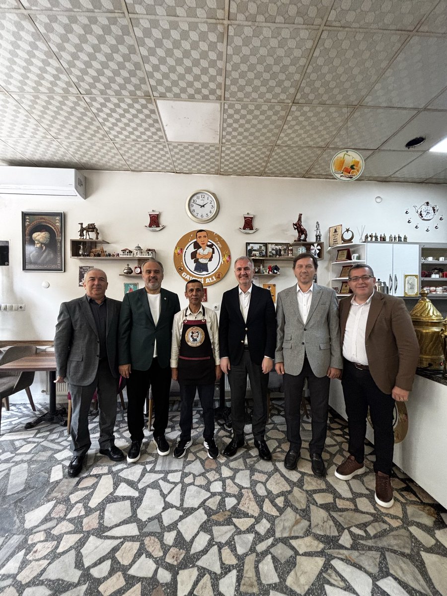 📍İnegöl Belediye Başkanımız Alper Taban Bey’e ve önceki dönem Bursa Büyükşehir Belediye Başkanımız Alinur Aktaş’a nazik ziyaretleri için gönülden teşekkür ederiz.

💬Sohbeti, muhabbeti, samimiyetiyle güzel bir gündü… ☕️💫