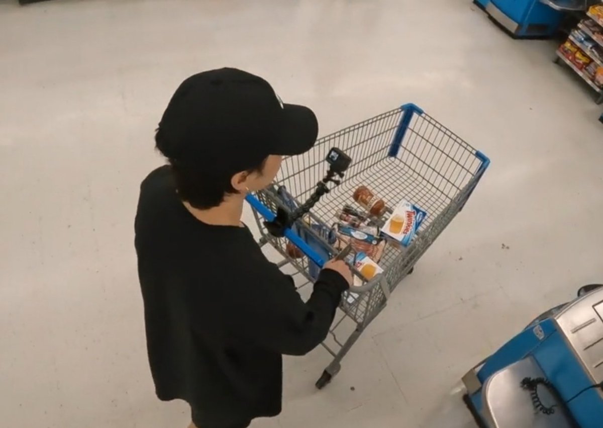 trulyjmin's tweet photo. i miss him https://t.co/nUkesVM1So