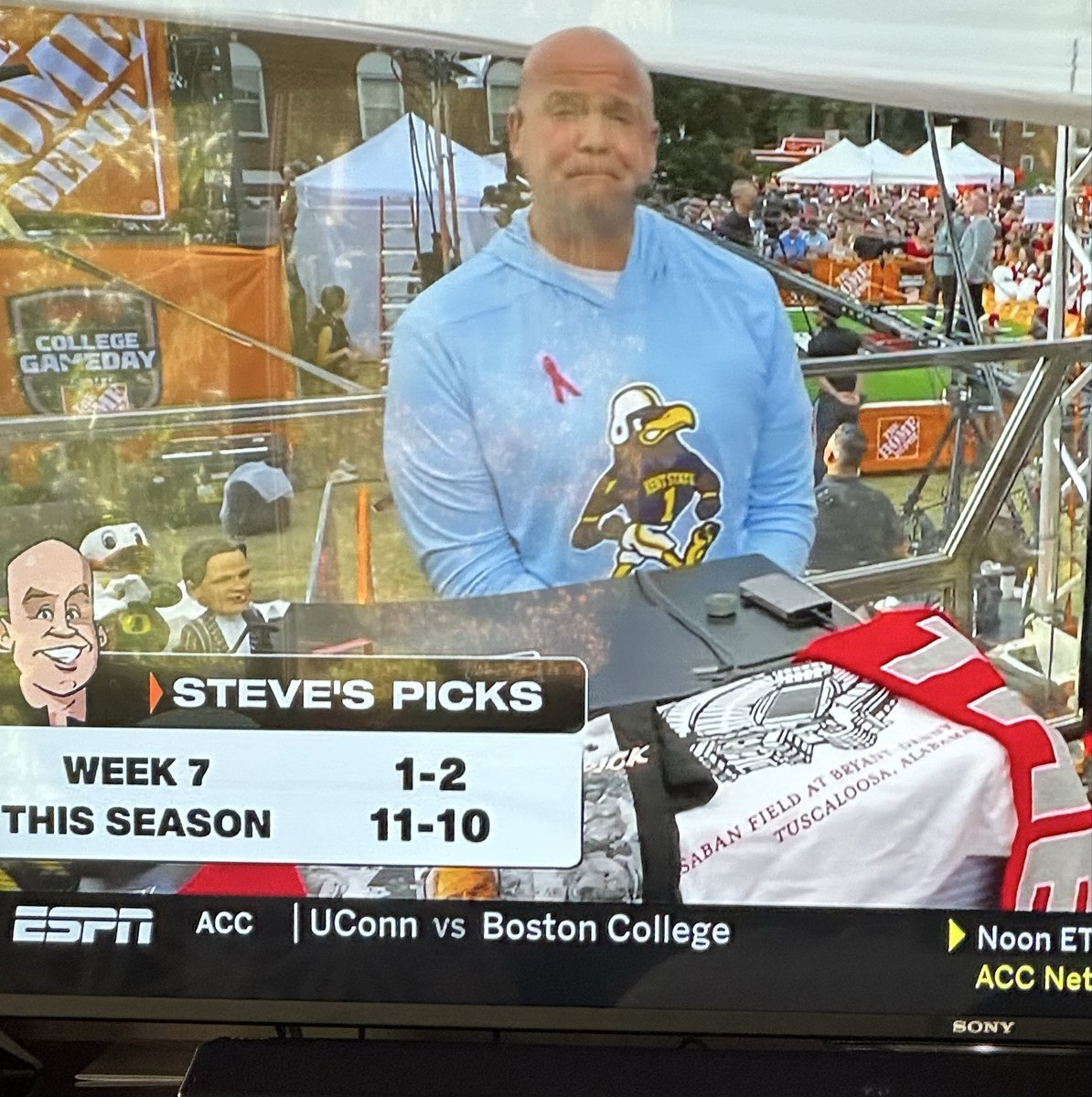 AmGolferBlog's tweet image. Love that @StanfordSteve82 is repping @KentStFootball today on set! Go Flashes!