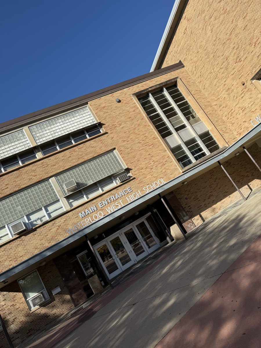 JaredSmithPhD's tweet photo. ACT CHALLENGE!!!🤓🤓

I wll give any WCSD student who scores a perfect 36 durng today's ACT test $1000 in cold hard CASH!!💰💰

Good luck!!! #WaterlooProud https://t.co/cNJzetutLd