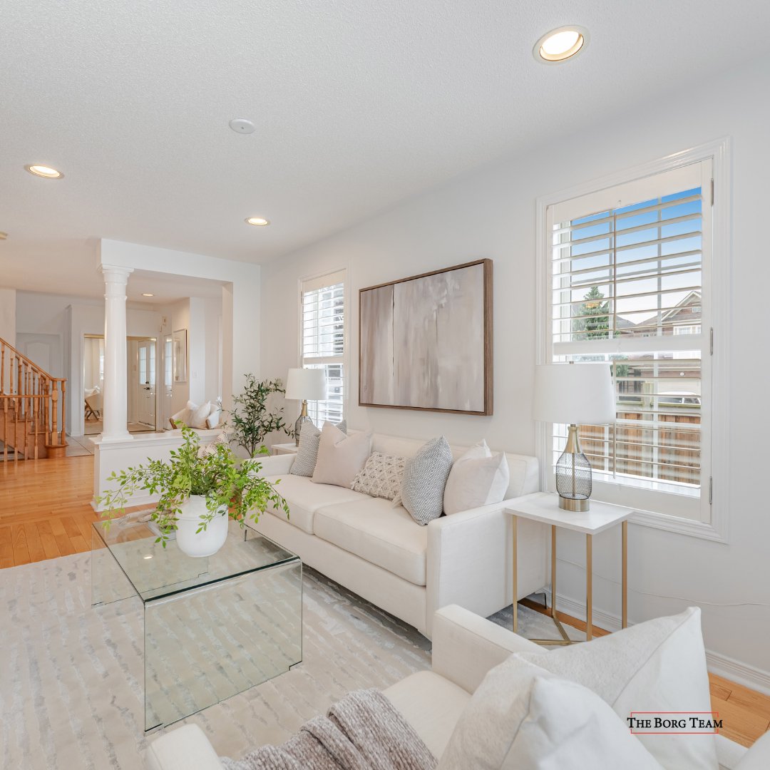 JeffBorgRealtor's tweet photo. Welcome to 1137 Meadowgrove Court in beautiful Old Meadowvale Village, one of Mississauga’s most desirable locations 
This spacious three bedroom home sits on a professionally landscaped inside-corner lot on a quiet, child-safe court. #theborgteam #meadowvalevillage #mississauga https://t.co/MR2GoQ7gwF