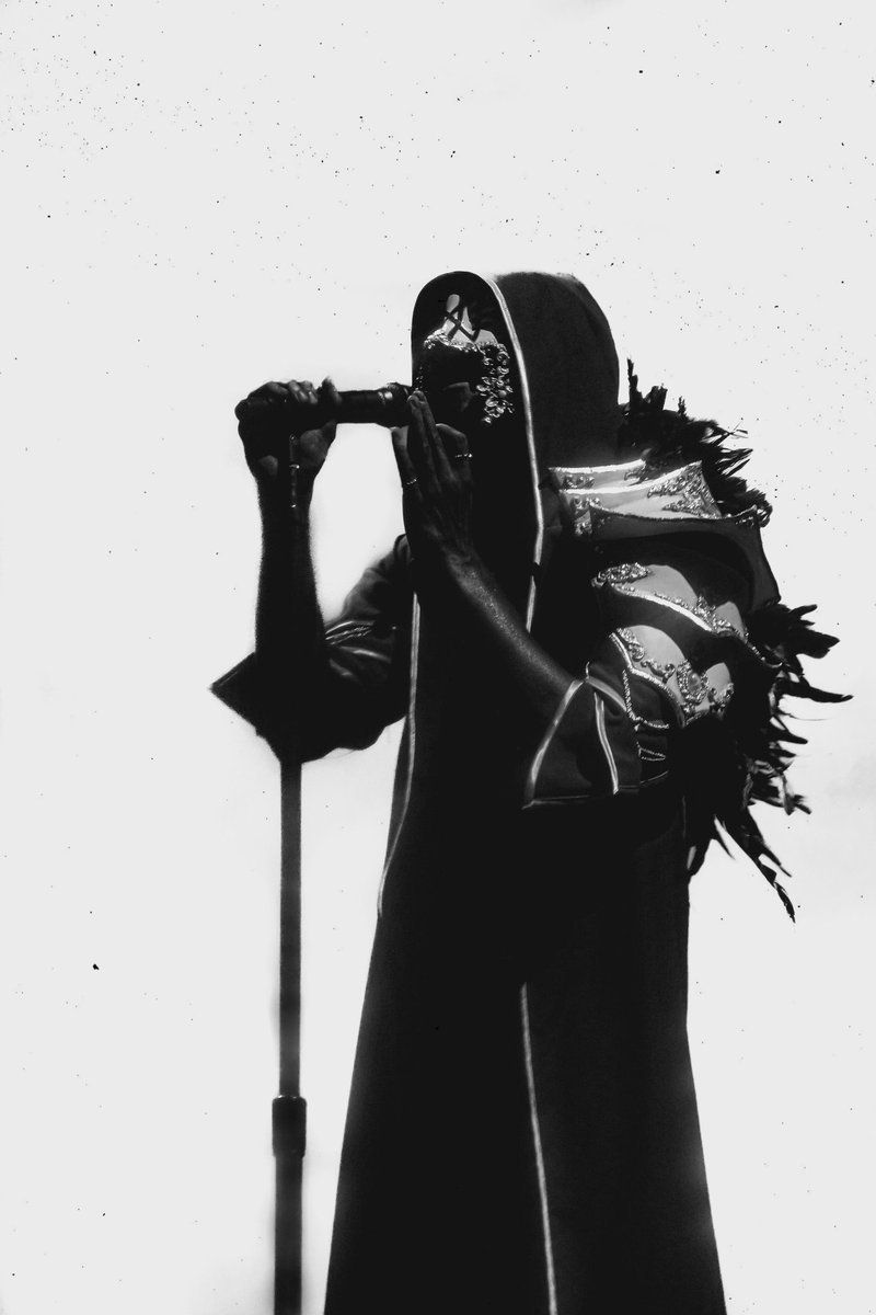 tokenofeden's tweet photo. won't you come and dance in the dark with me? https://t.co/9aVnYKBtFZ