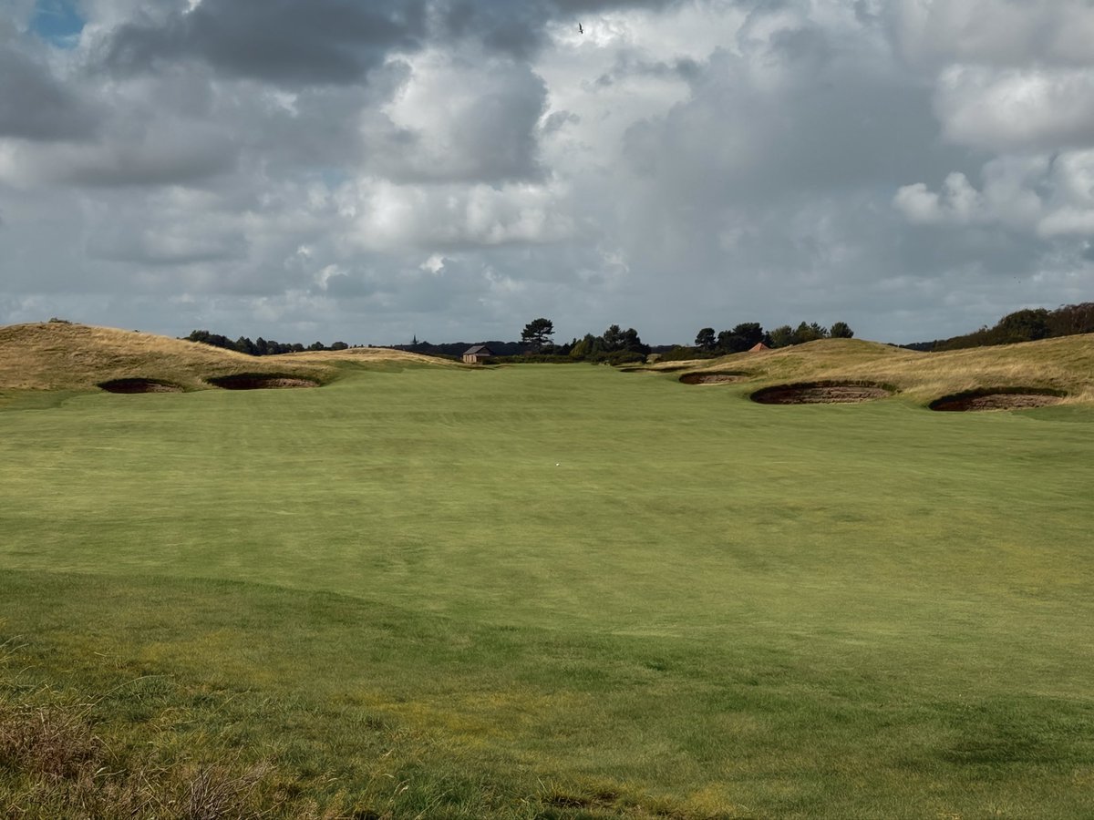 Royal Lytham &amp; St Annes 🏴󠁧󠁢󠁥󠁮󠁧󠁿
George Lowe (1886) | Harry Colt (1919)

There is a certain mystique about Royal Lytham. A classic out-and-back routing, with a par 3 opener, it has hosted #TheOpenChampionship eleven times.