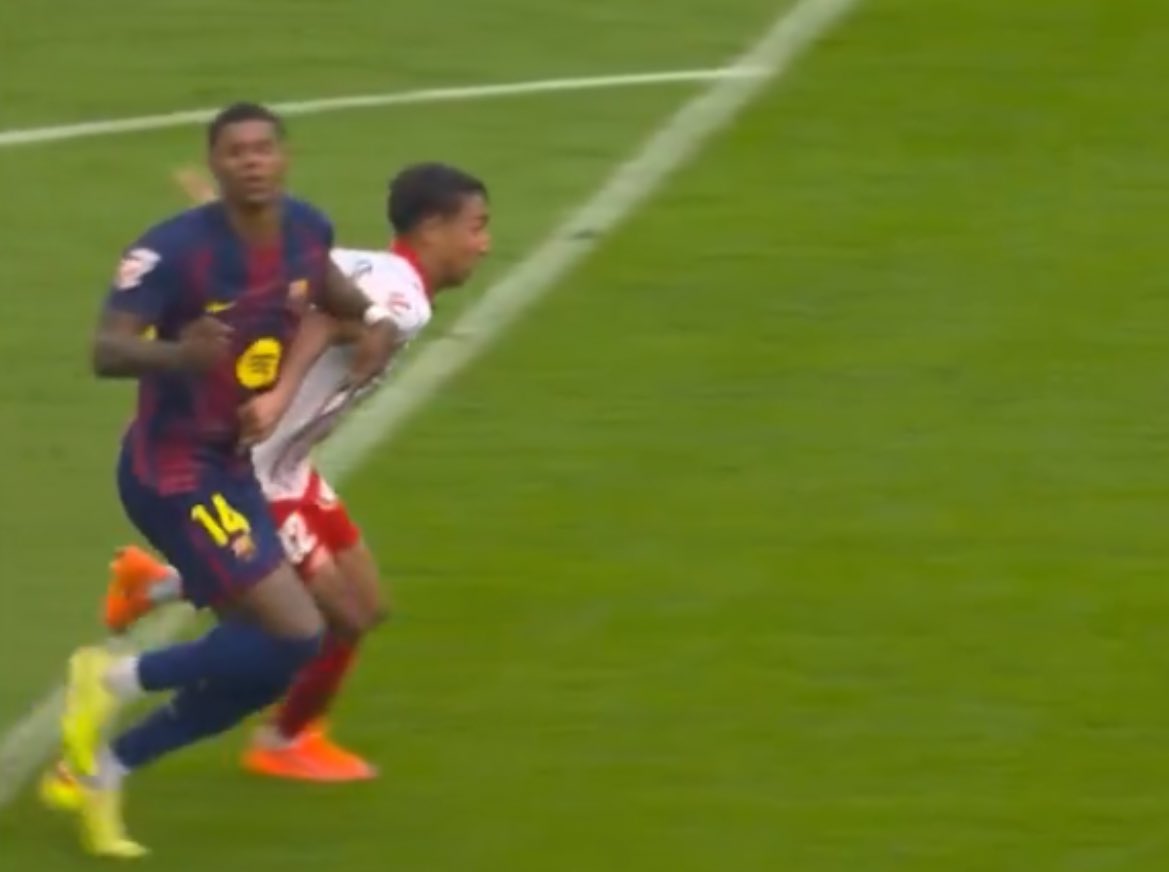 Araujo PENALTI.      Rashford SIGAN