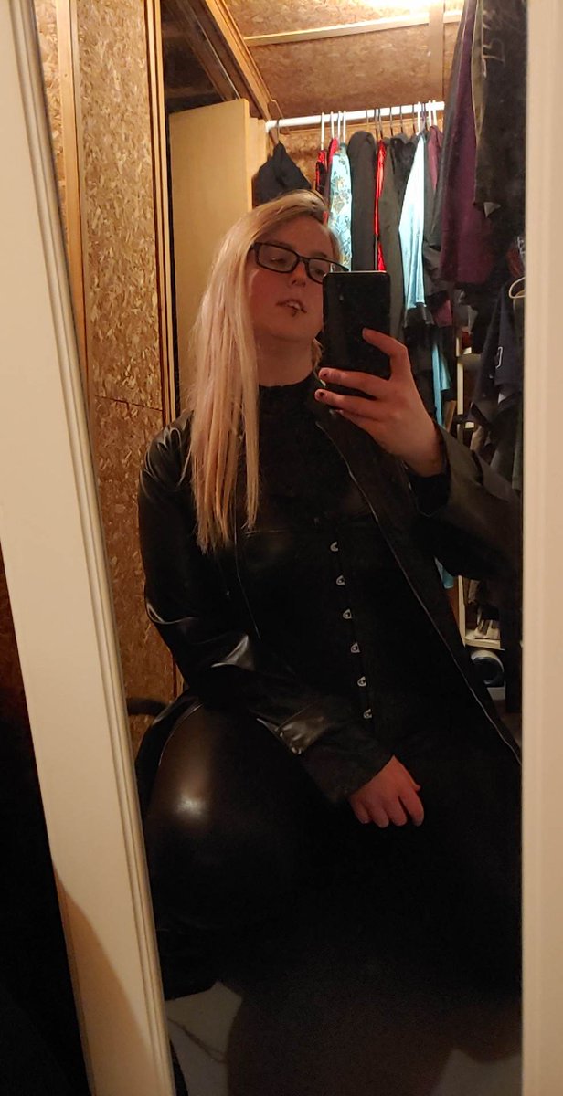 NimthFeredir's tweet photo. Welp, I guess since I'm getting back into twitter I'll reintroduce myself and show some photos from the times I've been gone. Am nim, I recently came out as a trans man. I'm in uni for cybersecurity/Russian studies. I have sooo many hobbies..... https://t.co/R5ejGAp18X