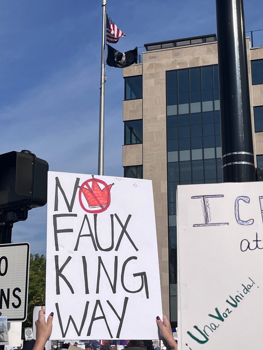 I am not a paid protestor, I hate fascism for free. No faux king way. #Evanston #NoKingsDayOct18th
