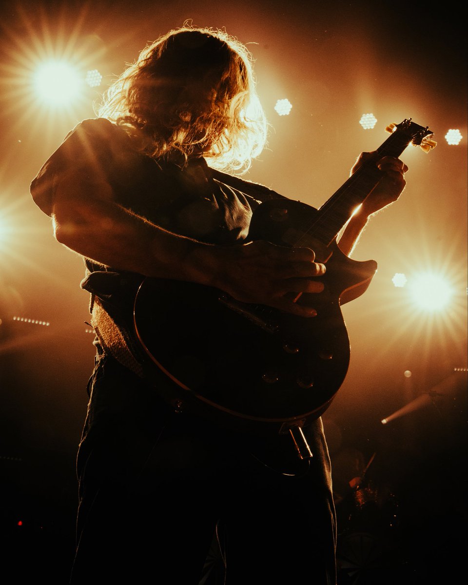 mymorningjacket's tweet photo. Brooklyn, night two ✨ 

Loud, bright, unstoppable. Thank you for your energy. Let’s close out these three nights exactly how we started them - vibrant and loud. See you tonight for one last round!

Photos and video by Nick Langlois

Tickets - https://t.co/vtOibxiywK https://t.co/6sC1C9312r