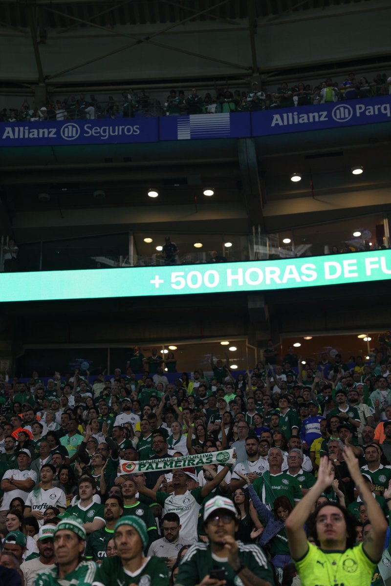 avantipalmeiras's tweet image. Torcida que canta, vibra, incentiva e leva o Verdão em busca das vitórias 🐷💚

#OPoderDoAvanti