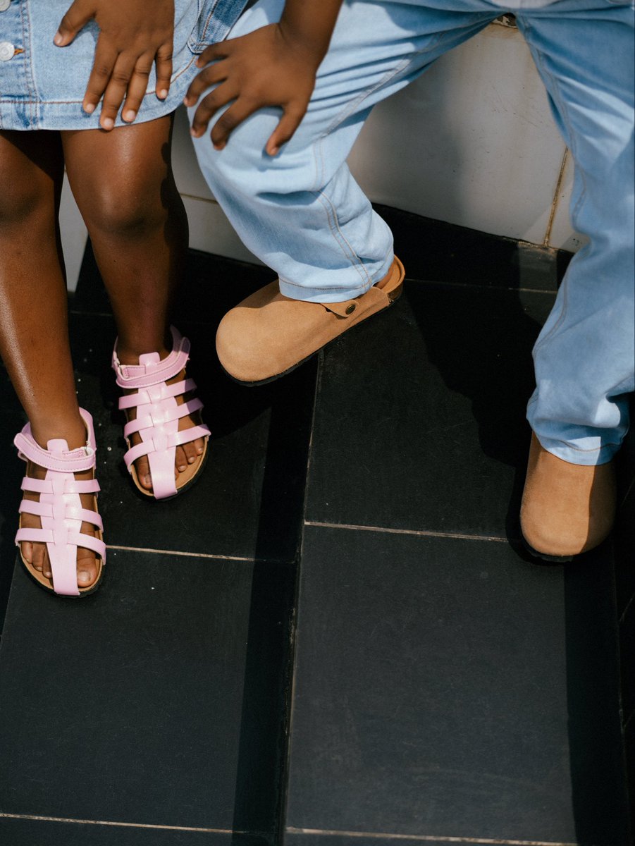 FootCityNG's tweet photo. Hello weekend 👋

The Nairobi and Marrakech sandals made for parents who love seeing their kids explore in style 😍

Price: 
Nairobi leather sandal: 35,000
Marrakech suede sandal: 43,500

To Shop 🛍️
Visit: https://t.co/yygpiP41vR or WhatsApp: +234 912 924 1749 https://t.co/vqPe8925Vr