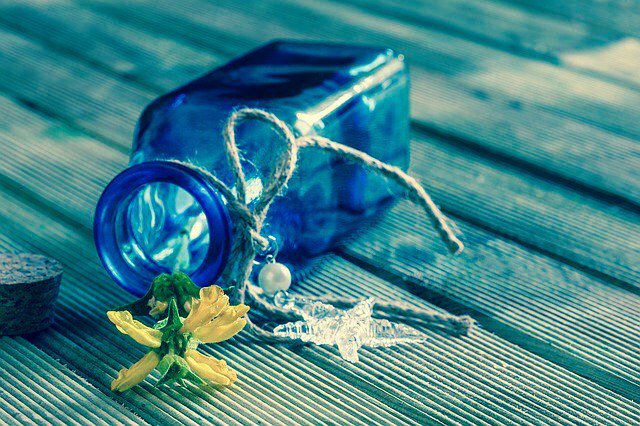 Ivonne D... (@idurok) on Twitter photo ·
·
Se dice:
"el tiempo todo lo cura" 
Entonces ...
¿tan poderoso es el tiempo?
No puedo evitar esa duda ...
#MensajeEn1BotellaDeCristal 
· ·
·
Se dice:
"el tiempo todo lo cura" 
Entonces ...
¿tan poderoso es el tiempo?
No puedo evitar esa duda ...
#MensajeEn1BotellaDeCristal 
·