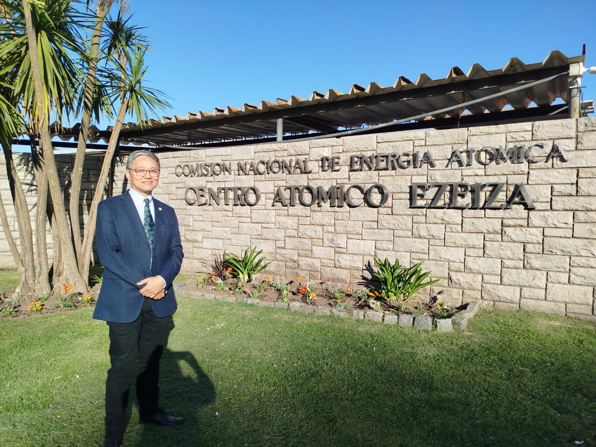 cnea_py's tweet image. 🇵🇾 El Dr. Héctor Nakayama, presidente de la CNEA, participo de la Reunión Regional sobre Sostenibilidad e Innovación en Instituciones Nucleares Nacionales, realizada en Buenos Aires 🇦🇷 organizada por el OIEA y la CNEA Argentina. #CNEA60AÑOS
🔗 Más info: n9.cl/dz0ag8