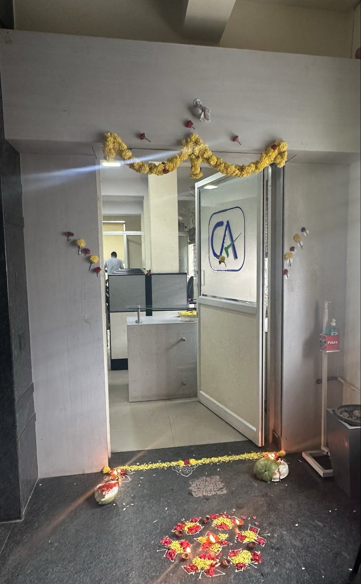Vishwas2930's tweet image. A small celebration, a lot of positivity!
We marked this Deepavali with a traditional pooja at our office - grateful for the blessings and looking forward to a bright year ahead.
Wishing everyone a very Happy Deepavali! 🌸😀🙏👍

#deepvalifestival2025 #festivemode