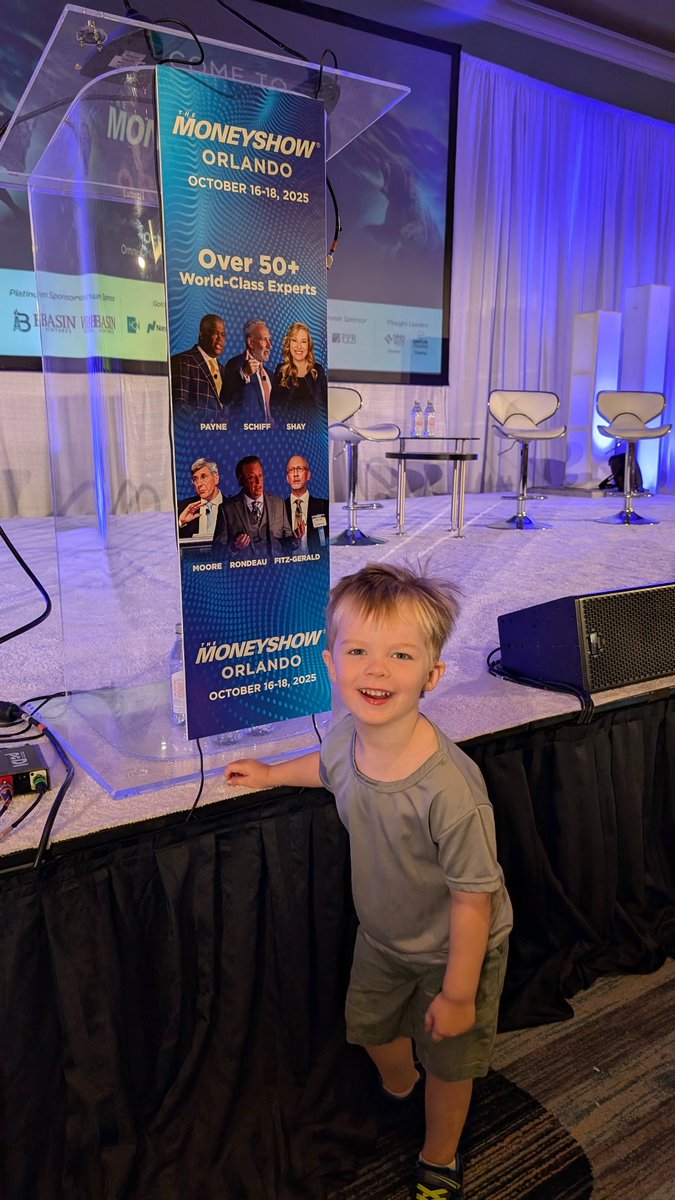 Somebody is having fun running around seeing pictures of mama at the <a href="/MoneyShow/">MoneyShow</a> 

Family is the most important thing above all, and I'm so lucky I am able to work and bring the babies along 😘❤️ #trading #investing