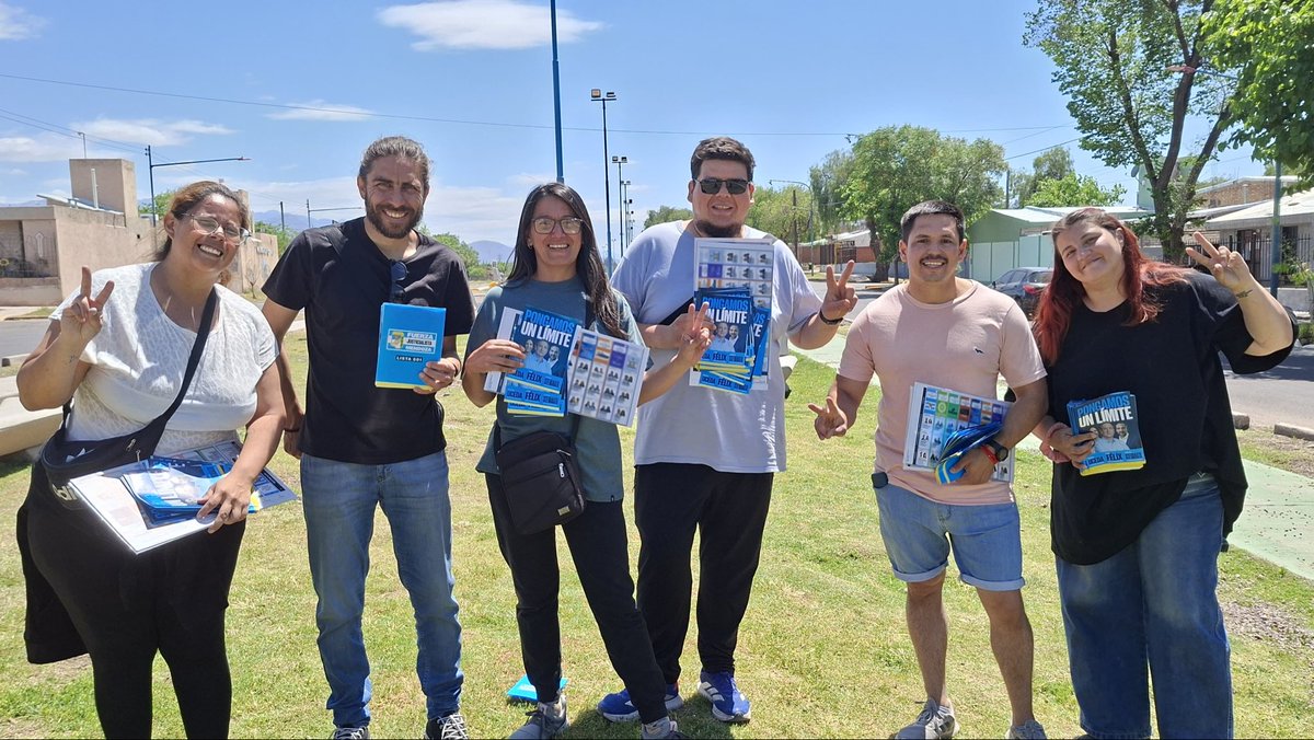 💪 Último tramo de la campaña con más fuerza que nunca.

Hoy recorrimos los barrios Bicentenario y Parque Oeste, donde charlamos con vecinos y vecinas que nos contaron la angustiante situación que están viviendo por las pésimas políticas de Milei, avaladas por Cornejo y
