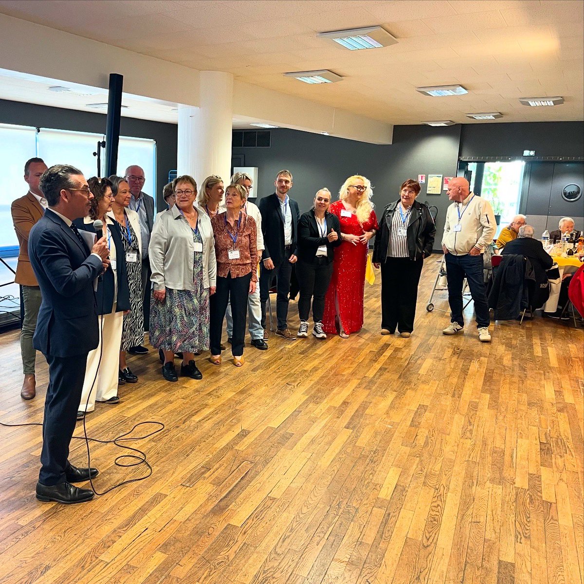 S’il y a un événement auquel je tiens particulièrement, c’est le Gala des Seniors 💛 Fidèle depuis 12 ans, j’ai encore partagé un beau moment de convivialité avec plus de 400 Ploemeurois 🥳
Merci à tous pour votre énergie et votre bienveillance 💚
#Ploemeur #BienVieillirEnsemble