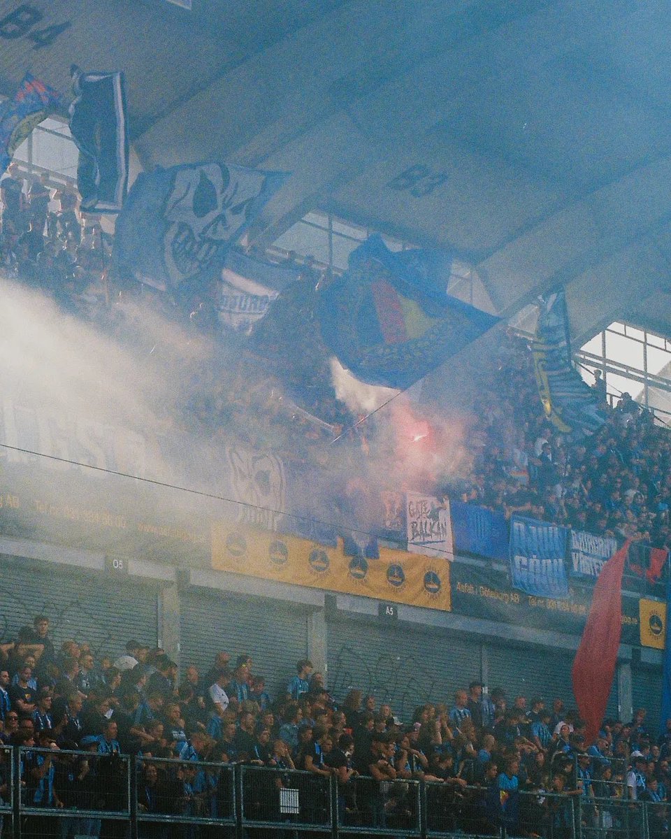 Imorgon drar åtta bussar och många andra Djurgårdare till Göteborg för att möta Gais!

Samling på Glenn Sportsbar Ullevi från 11.00!

JK säljer souvenirer på övre sektionen på arenan: Tracktop, utvalda T-shirts, pins, mössor och halsdukar

G G G…