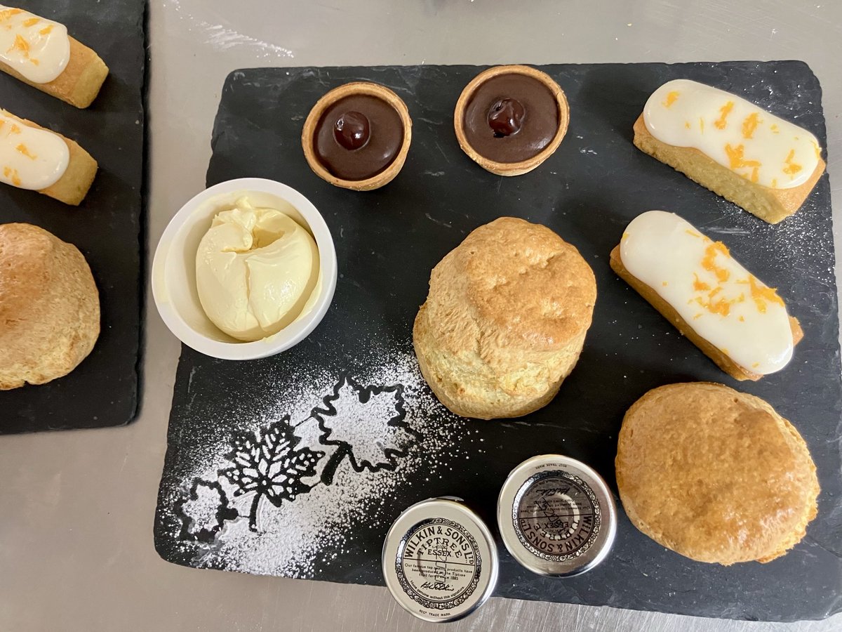 And in other breaking news today..

The autumn treat slates are  flying out of the pastry kitchen door ..
with mini cheesecakes, scones, chocolate and cherry tarts ,orange fanciers , clotted cream and jam..

Who fancies joining me for 20 minutes? 

I’ll put the kettle on ..🧡