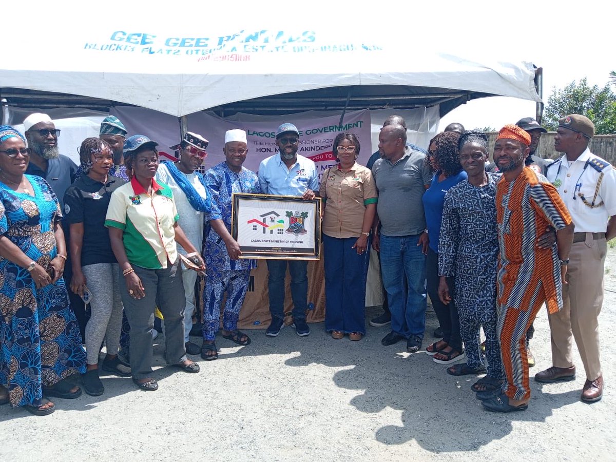 engr_toriola's tweet image. The Ministry’s 4th Quarter Stakeholders forum for the EPE Division was held at Sir Michael Otedola Housing Estate in Epe today. The forum highlighted the importance of community engagement and collaboration, providing a platform for open dialogue, transparency, and accountability