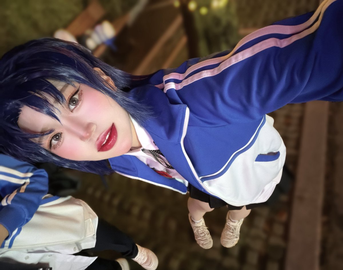 오늘 몰래 왔지롱 💙 오빠 져지 빌려 입었어요 🤭